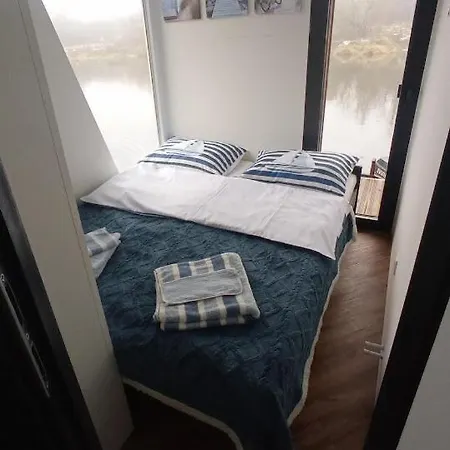 Houseboat - Dom Na Wodzie 