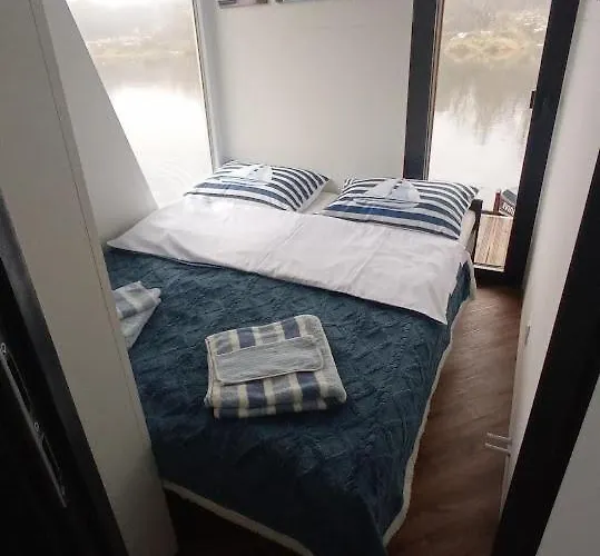 Houseboat - Dom Na Wodzie 